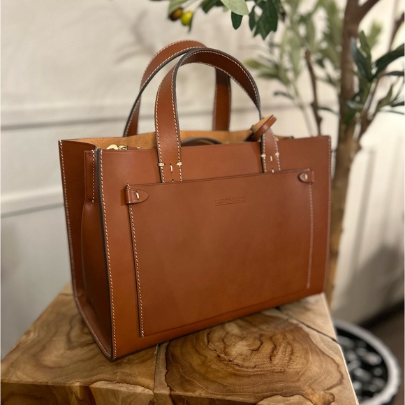 🍂Dooney and Bourke Alto Leather Matalia in SADDLE🍁 - Picture 1 of 12